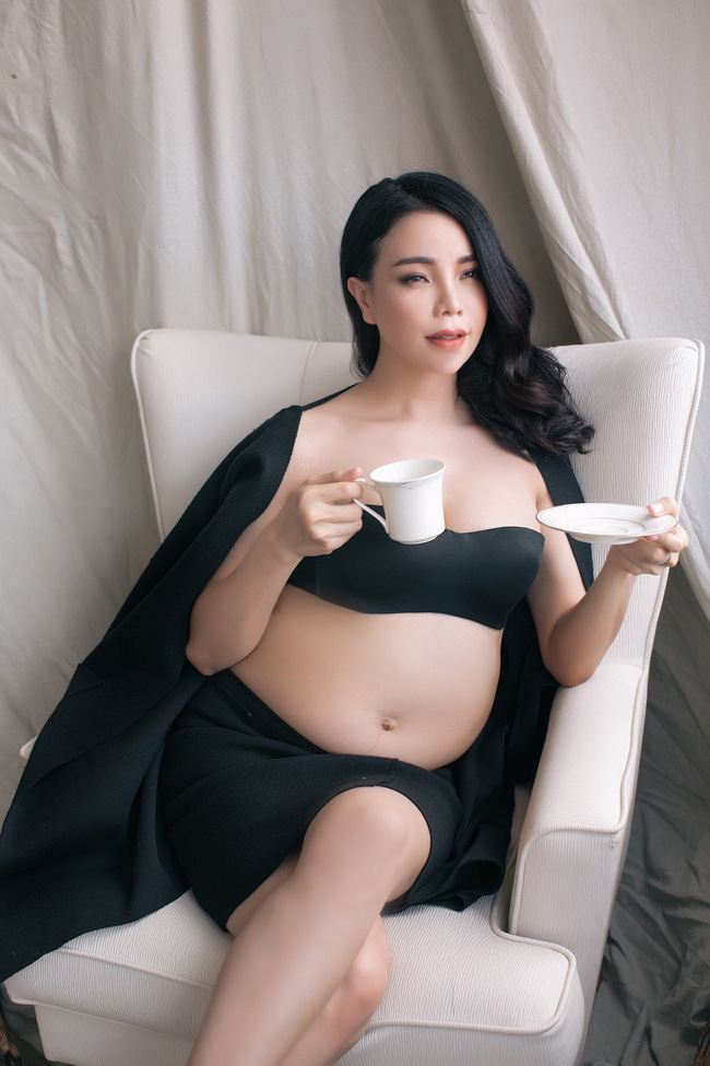 Trà Ngọc Hằng bất ngờ hé lộ ảnh mang bầu, lần đầu xác nhận làm mẹ đơn thân