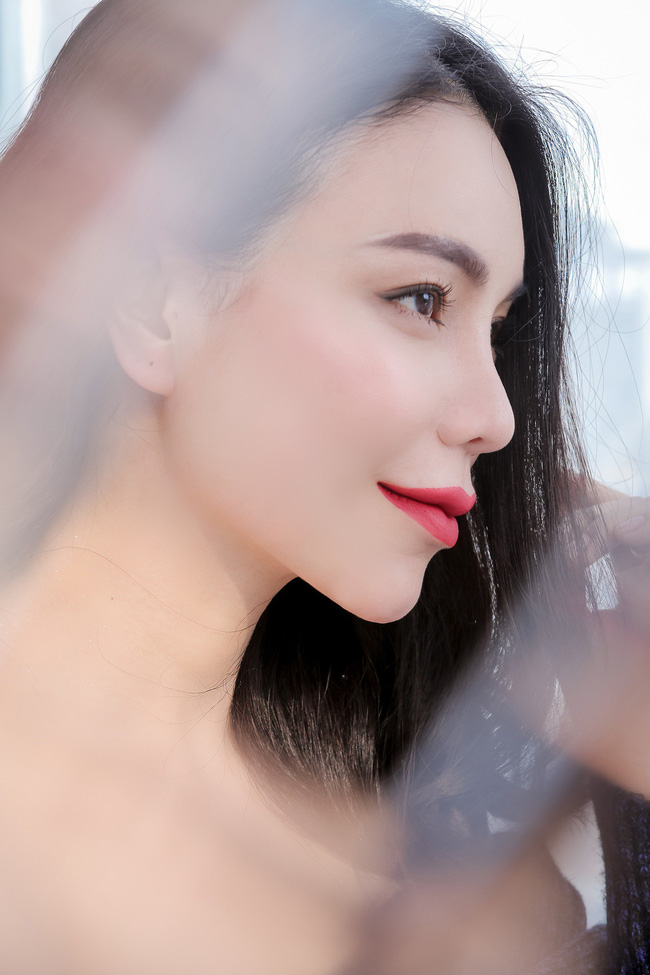 Trà Ngọc Hằng bất ngờ hé lộ ảnh mang bầu, lần đầu xác nhận làm mẹ đơn thân