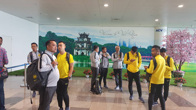 Tuyển Malaysia lại gặp vận đen khi vừa tới Việt Nam