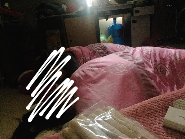 Cộng đồng mạng vỗ tay rào rào khen ngợi cho màn xử lý cao tay của cô gái khi bạn cùng phòng dẫn người yêu về qua đêm