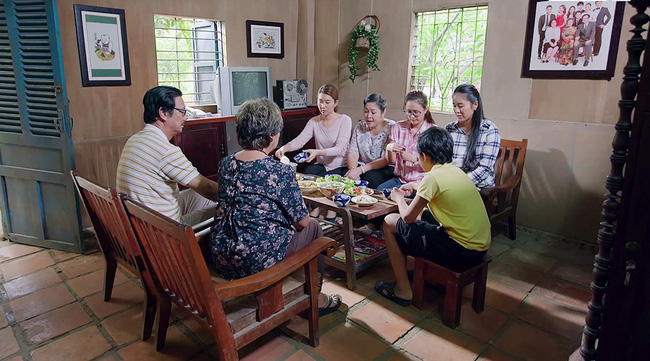 Gạo nếp gạo tẻ 96: Hân đoàn tụ với gia đình, Minh chết lặng khi chồng thú nhận chuyện qua đêm với gái lạ