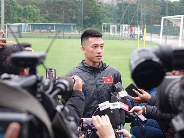 Tiền vệ Huy Hùng chỉ ra điểm yếu ĐT Việt Nam cần khắc phục trước trận chung kết lượt về