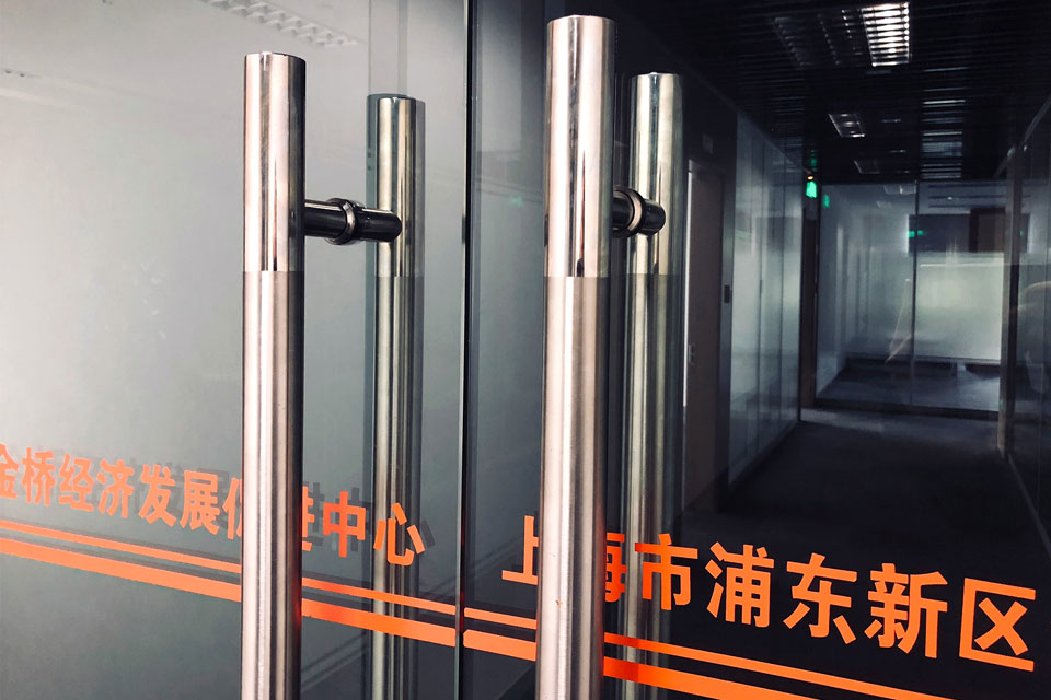 Con đường đi lên và ngã ngựa của tỷ phú Vành đai và Con đường