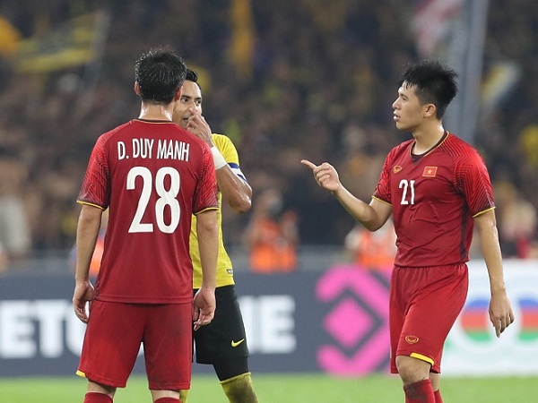 HLV Malaysia tố cầu thủ Việt Nam chơi tiểu xảo, hay chọc tức đối phương