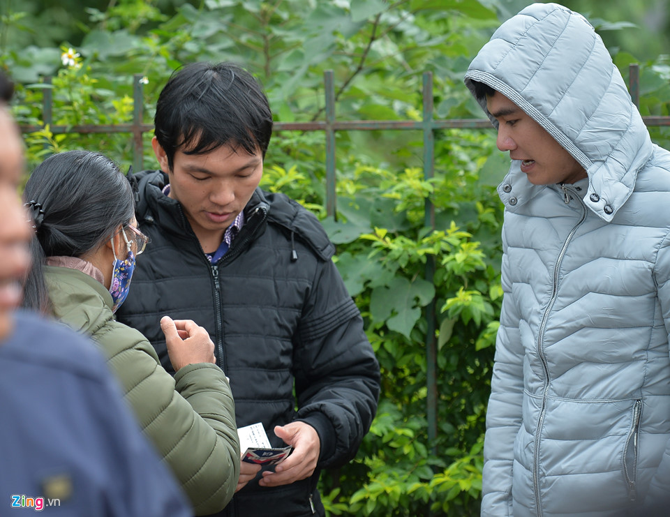 Dân phe không dám mua lại vé chung kết AFF Cup vì giá quá cao