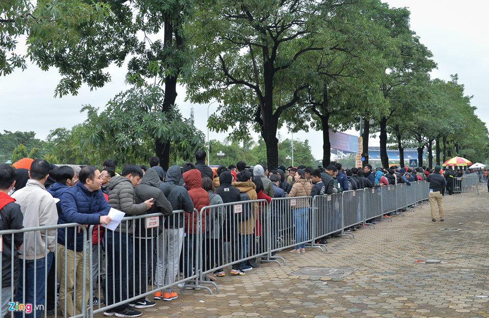 Dân phe không dám mua lại vé chung kết AFF Cup vì giá quá cao