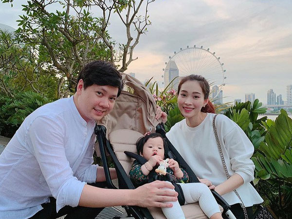 Không hẳn là cách diện đồ, đây mới chính là tuyệt chiêu HH Thu Thảo áp dụng để ăn gian tuổi