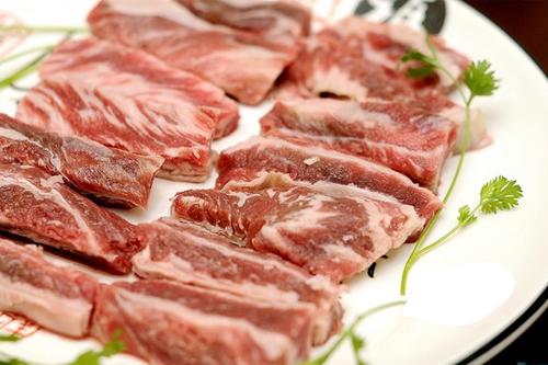 Góc kinh dị: Sởn gai ốc với phương pháp làm đẹp dị hợm của các nữ hoàng thời xưa