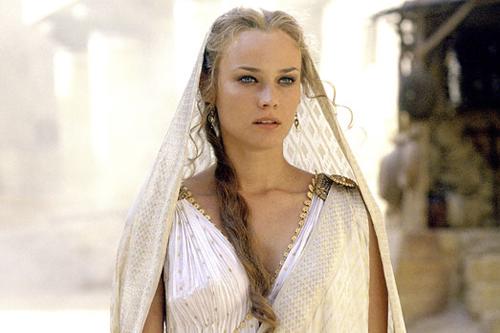 Góc kinh dị: Sởn gai ốc với phương pháp làm đẹp dị hợm của các nữ hoàng thời xưa