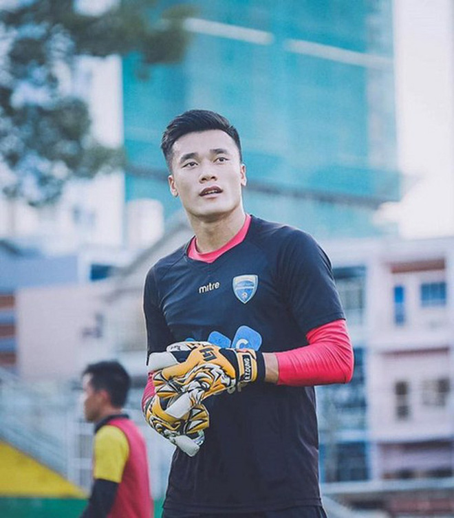 Tiến Dũng vs Lâm Tây: Ai cũng đẹp trai, 6 múi, tài năng... biết chọn ai bây giờ!