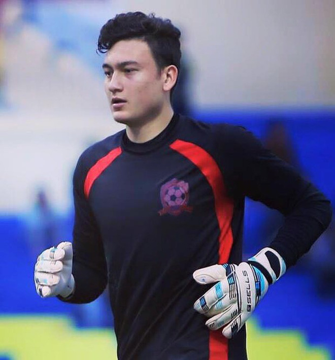 Tiến Dũng vs Lâm Tây: Ai cũng đẹp trai, 6 múi, tài năng... biết chọn ai bây giờ!