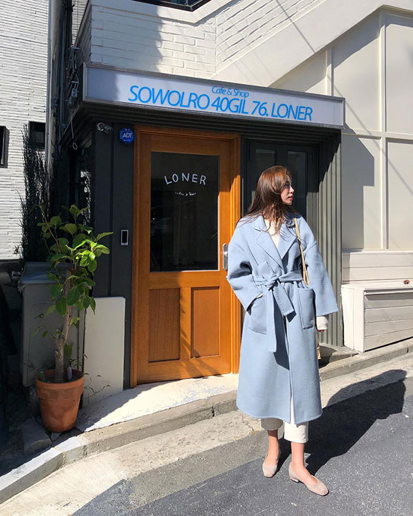 Ngay cả nàng mét rưỡi cũng diện được ngon ơ kiểu áo dạ dáng dài, thắt eo vừa ấm vừa sang này