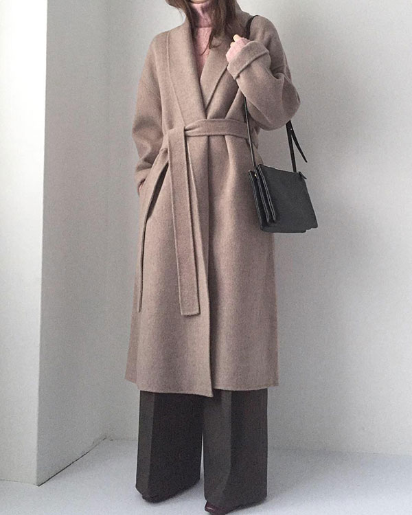 Ngay cả nàng mét rưỡi cũng diện được ngon ơ kiểu áo dạ dáng dài, thắt eo vừa ấm vừa sang này