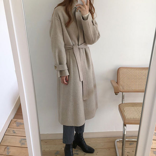 Ngay cả nàng mét rưỡi cũng diện được ngon ơ kiểu áo dạ dáng dài, thắt eo vừa ấm vừa sang này