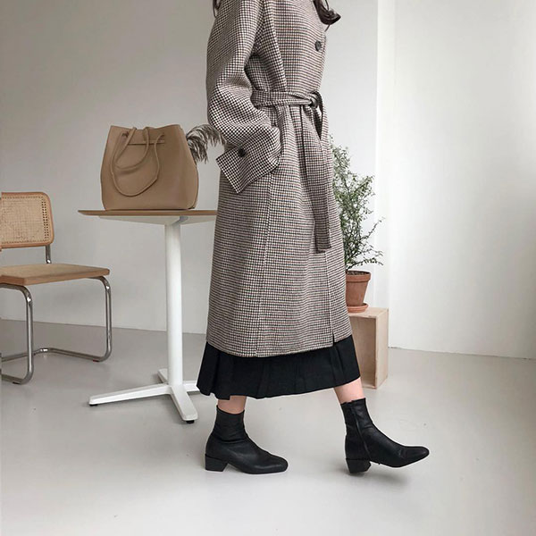 Ngay cả nàng mét rưỡi cũng diện được ngon ơ kiểu áo dạ dáng dài, thắt eo vừa ấm vừa sang này