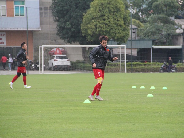 Quế Ngọc Hải dính chấn thương cổ chân, thầy Park lại ‘cầu cứu’ bác sĩ Choi Ju-young