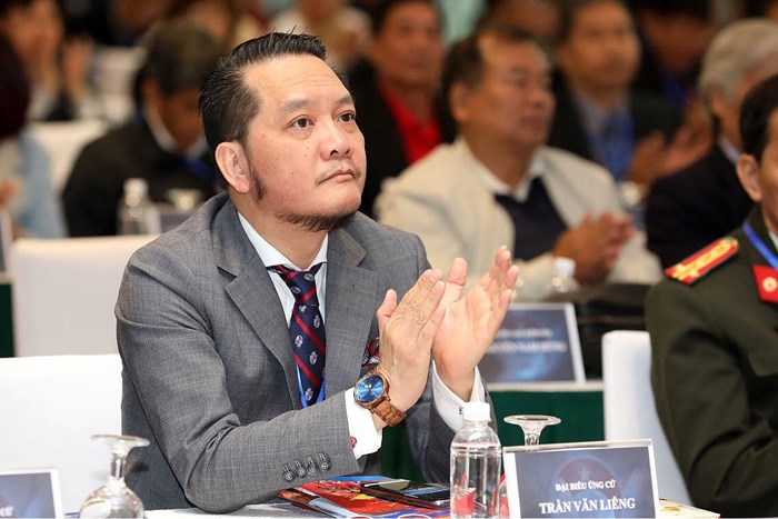 Vì sao vé trận chung kết Việt Nam - Malaysia bán đầy chợ đen với giá cắt cổ?