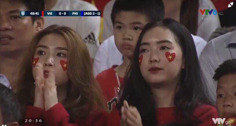 Cùng bị đồn yêu Hà Đức Chinh và Bùi Tiến Dũng, tình chị ngả em nâng của hai cô gái xinh đẹp bỗng được chú ý