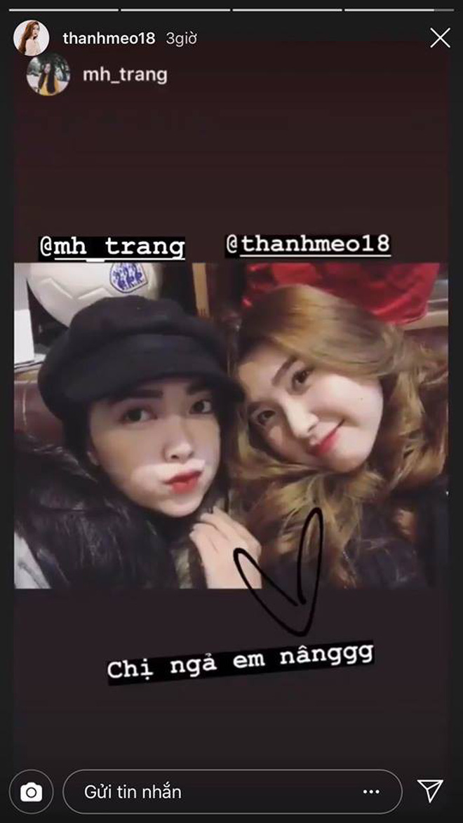 Cùng bị đồn yêu Hà Đức Chinh và Bùi Tiến Dũng, tình chị ngả em nâng của hai cô gái xinh đẹp bỗng được chú ý