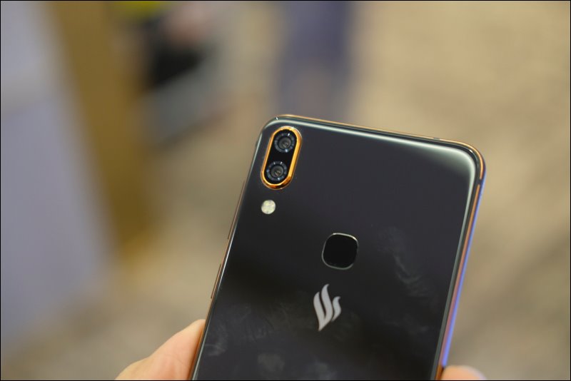 Hình ảnh và video chi tiết hai máy Vsmart Active 1 và Active 1+, giá từ 4,49 triệu đồng