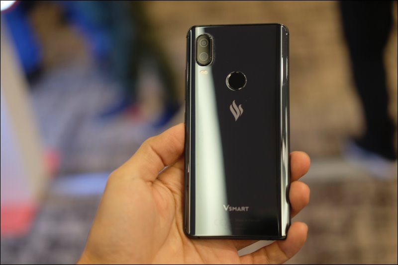 Hình ảnh và video chi tiết hai máy Vsmart Active 1 và Active 1+, giá từ 4,49 triệu đồng