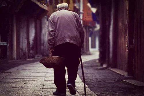 Con gái độc nhất du học Mỹ, ông bố ước gì con bớt thông minh