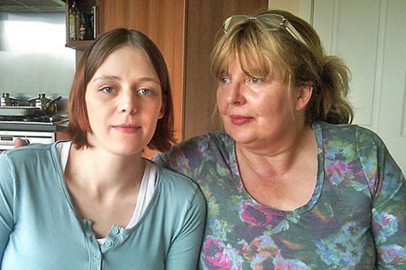 Không dứt được ma túy, bé gái 13 tuổi chấp nhận làm gái bán dâm