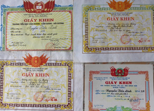 Bố cầu thủ Tiến Linh: Lúc con thi đấu, tôi phải ra trông xe cho khách