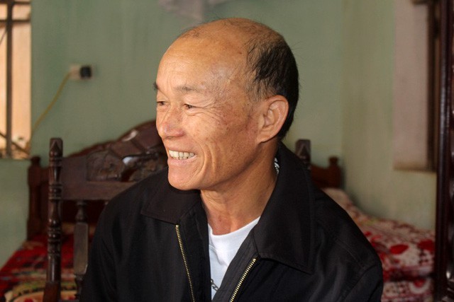 Bố cầu thủ Tiến Linh: Lúc con thi đấu, tôi phải ra trông xe cho khách