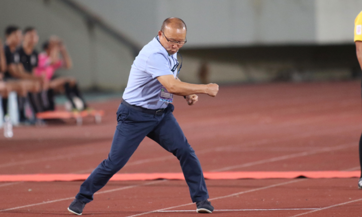 Thầy Park nhận giải Nhân vật của năm ở Hàn Quốc