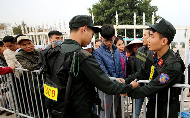 Lực lượng cảnh sát tinh nhuệ được bố trí bảo vệ 3.200 CĐV Malaysia tại sân Mỹ Đình