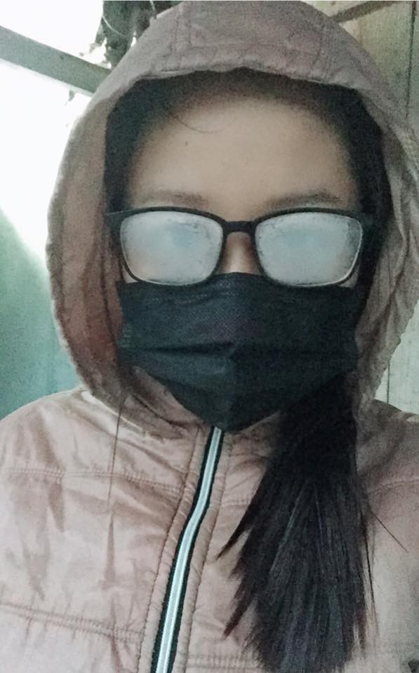 Bức ảnh phản ánh thực trạng đáng buồn của những kẻ cận thị vào mùa đông: Hễ ra đường là chẳng khác nào hiệp sĩ mù