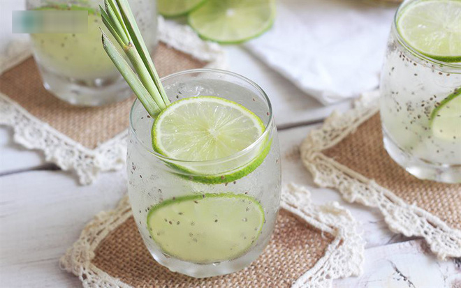 10 lợi ích của việc uống 1 cốc nước chanh ấm mỗi sáng 10 lợi ích của việc uống 1 cốc nước chanh ấm mỗi sáng