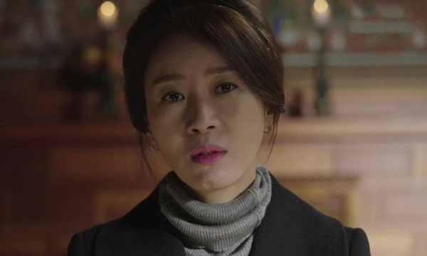 Mẹ chồng biến dâu trưởng thành ô sin sau khi cưới thêm dâu út giàu có, cuối cùng lại gậy ông đập lưng ông