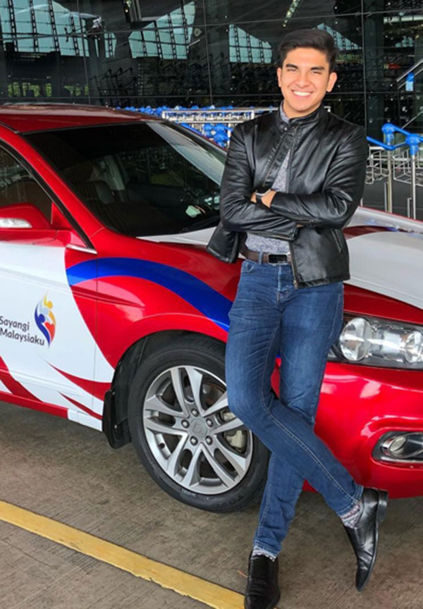 Phong cách thời trang của Bộ trưởng Malaysia 26 tuổi