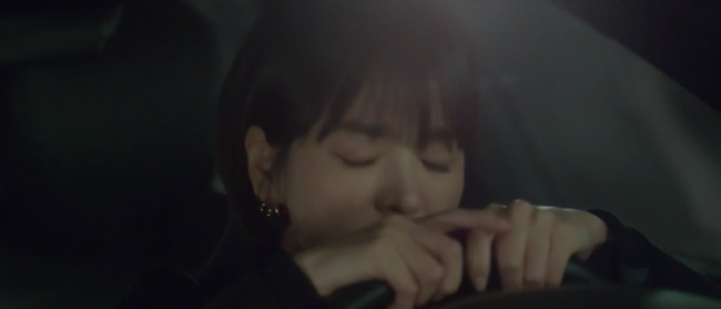 Sau bao ngày chờ đợi, cuối cùng Song Hye Kyo và phi công trẻ Park Bo Gum cũng nắm tay rồi!