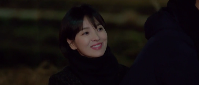 Sau bao ngày chờ đợi, cuối cùng Song Hye Kyo và phi công trẻ Park Bo Gum cũng nắm tay rồi!