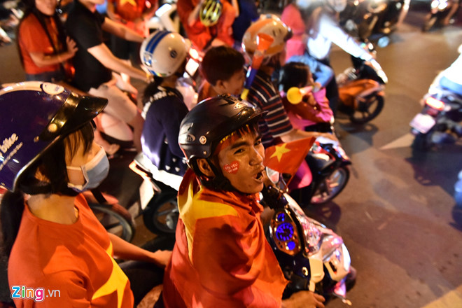 Triệu người xuống đường mừng tuyển Việt Nam vô địch AFF Cup 2018