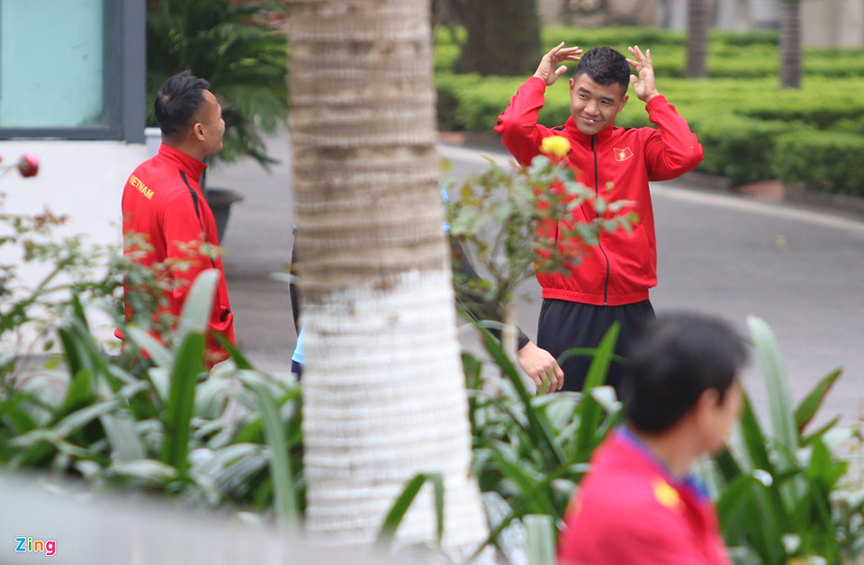 Đội tuyển Việt Nam đi bộ, thả lỏng trước trận chung kết AFF Cup