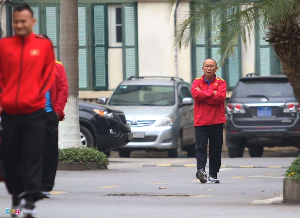 Đội tuyển Việt Nam đi bộ, thả lỏng trước trận chung kết AFF Cup