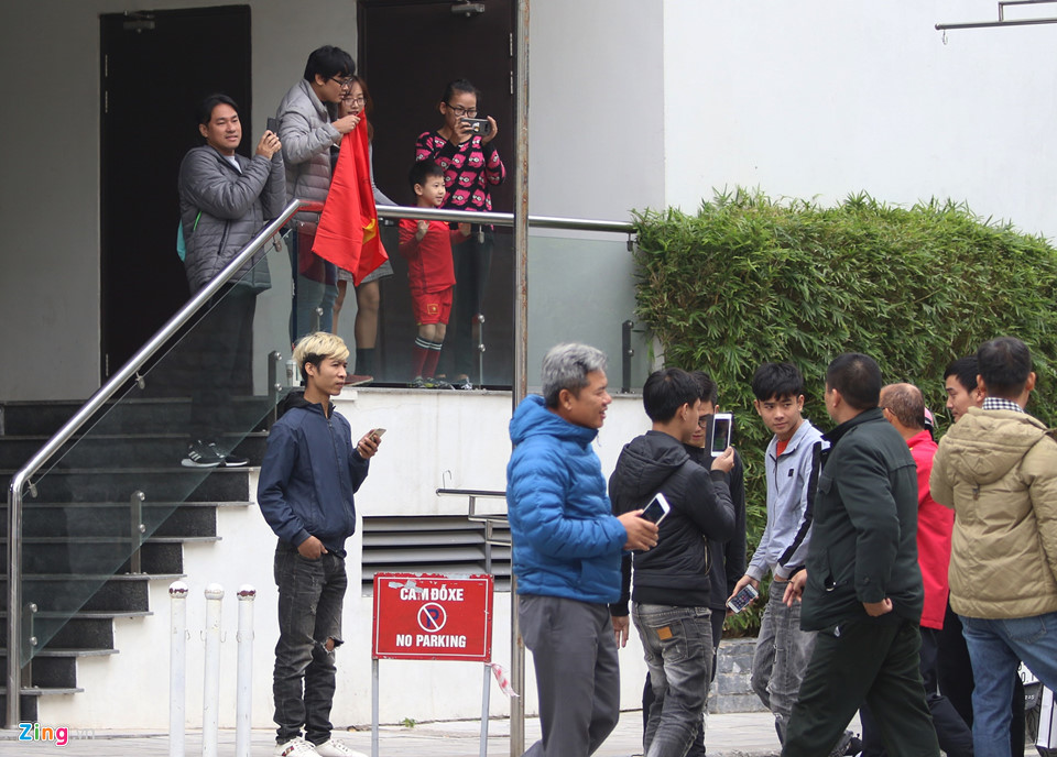 Đội tuyển Việt Nam đi bộ, thả lỏng trước trận chung kết AFF Cup