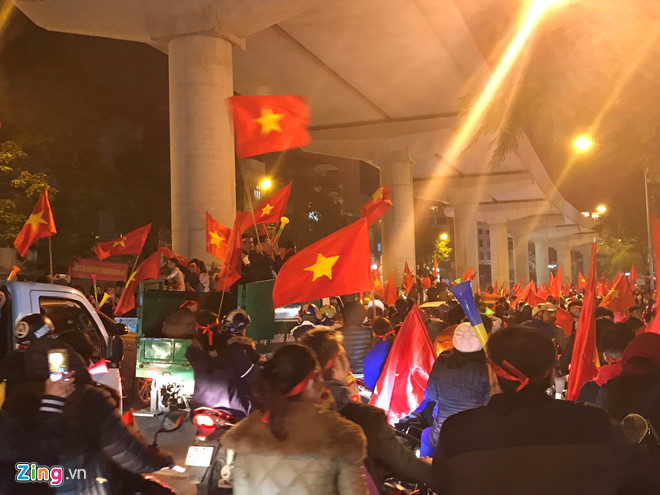 Triệu người xuống đường mừng tuyển Việt Nam vô địch AFF Cup 2018