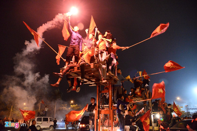 Triệu người xuống đường mừng tuyển Việt Nam vô địch AFF Cup 2018