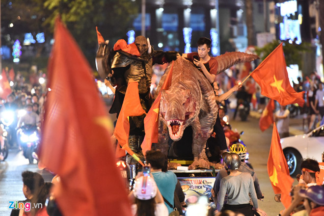 Triệu người xuống đường mừng tuyển Việt Nam vô địch AFF Cup 2018
