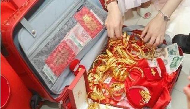 Lóa mắt với đám cưới tắm trong vàng của cô dâu xinh đẹp lấy chồng đại gia