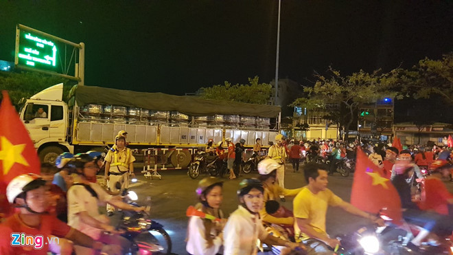 Triệu người xuống đường mừng tuyển Việt Nam vô địch AFF Cup 2018