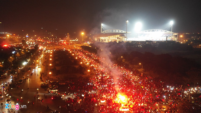 Triệu người xuống đường mừng tuyển Việt Nam vô địch AFF Cup 2018