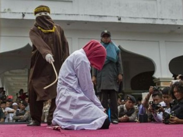 Ngay trước chung kết lượt về AFF Cup, cả nước Malaysia rúng động vì cái chết thương tâm của một phụ nữ chuyển giới