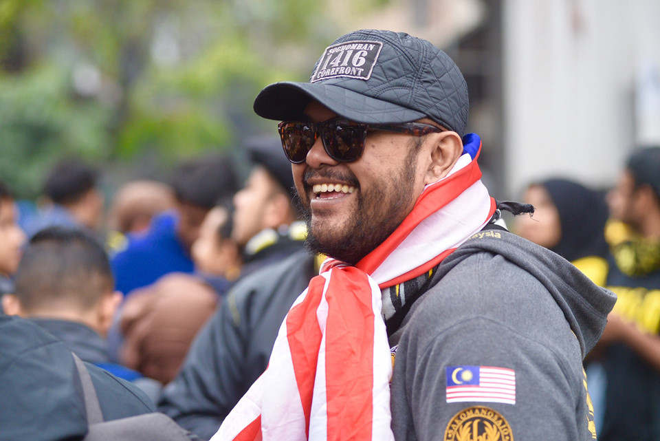 CĐV Malaysia náo loạn phố cổ Hà Nội trước trận chung kết