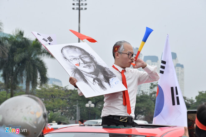 CĐV vào sân, sẵn sàng tiếp lửa cho thầy trò HLV Park Hang-seo